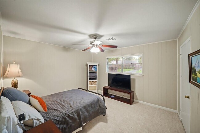 Building Photo - 5810 Wigton Dr