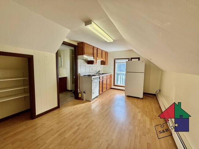 Primary Photo - 63 Brook St