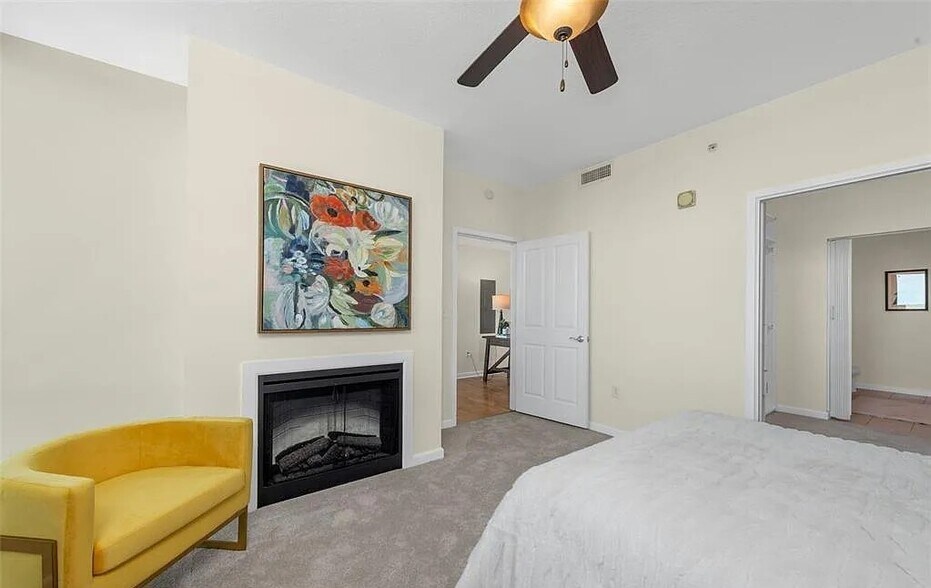 Building Photo - 4909 Laclede Ave