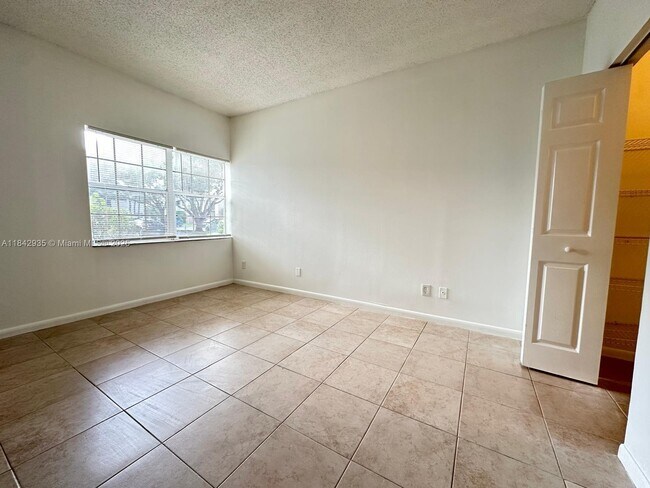 Building Photo - 601 Cypress Lake Blvd