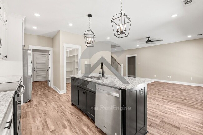 Building Photo - 1295 Acuff Ln