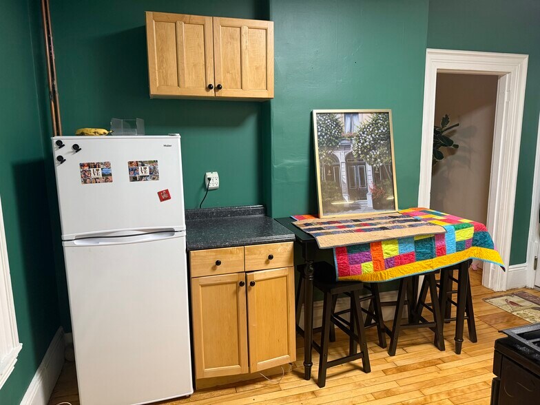 Building Photo - 8 Pleasant Ave