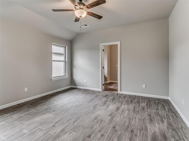 Building Photo - 600 Mirano Ln