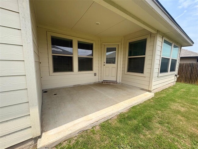 Building Photo - 180 Pivot Dr