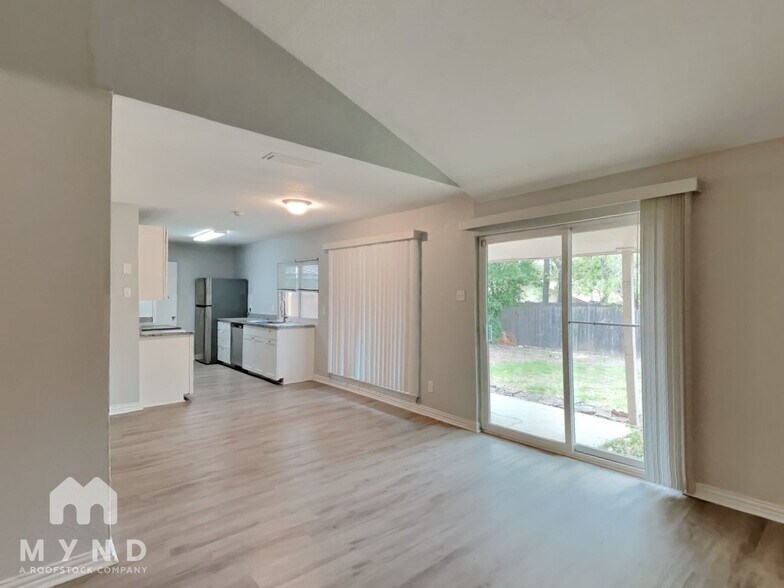 Building Photo - 205 Wildfire Dr