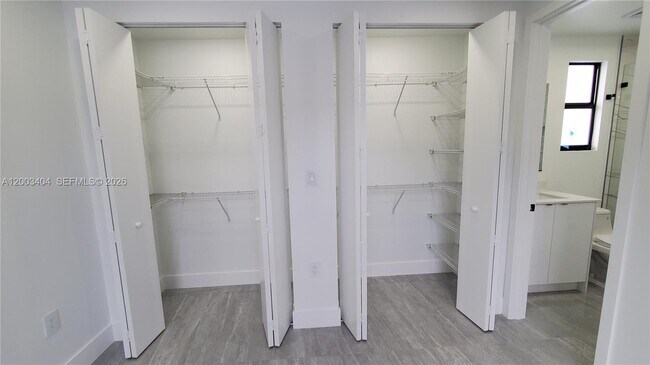 Building Photo - 40 SW 34th Ave