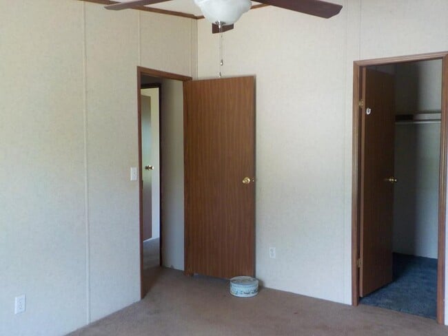 Building Photo - 260 Graball Cutoff