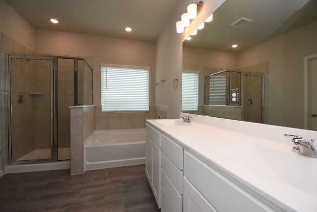 Building Photo - 2128 Port Jackson Dr
