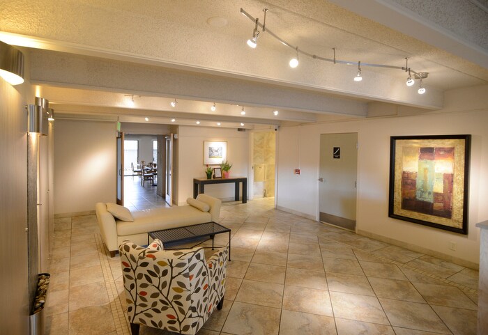 Building Photo - 777 N Washington St