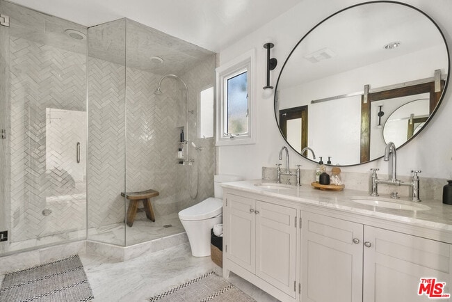 Building Photo - 105 S La Jolla Ave