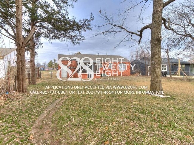 Building Photo - Cozy 2 Bed/1 Bath Single Family Brick Home...