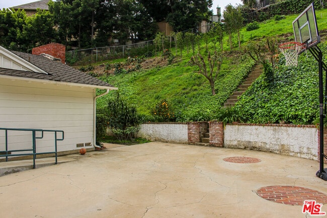 Building Photo - 1079 Marilyn Dr