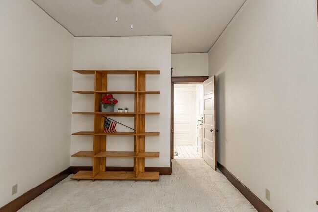 Building Photo - Charming Home - Close to Fort Riley