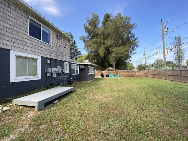 Building Photo - 4925 2nd Ave S