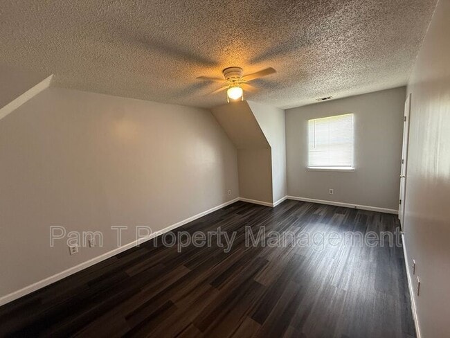 Building Photo - 105 Laurelwood Dr