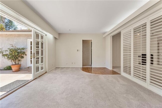 Building Photo - 4020 Vía Picaposte