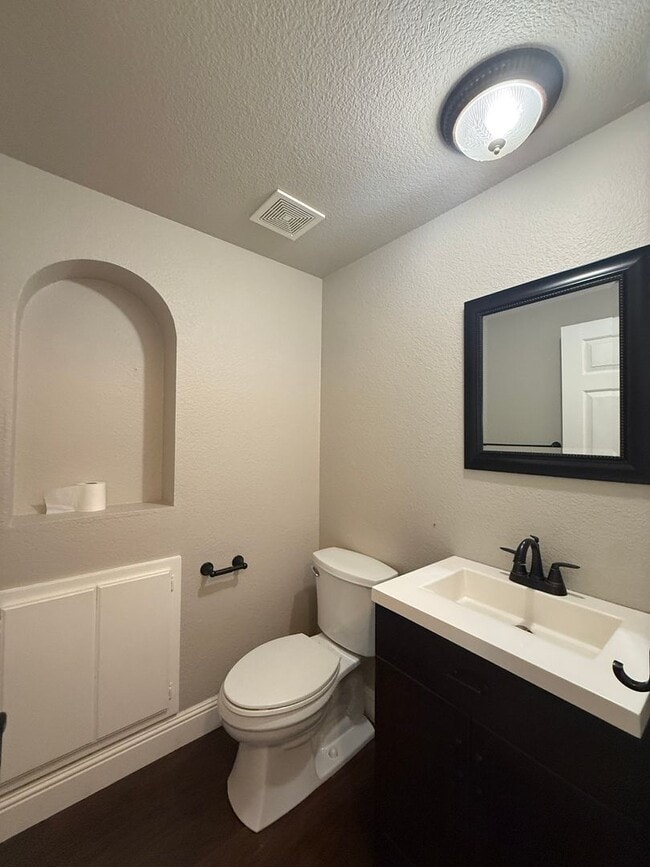 Building Photo - 532 Blarney Cir