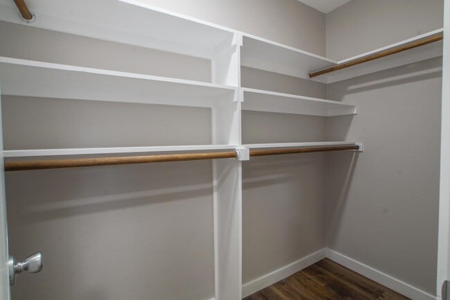 Building Photo - 4131 Lufborough Dr