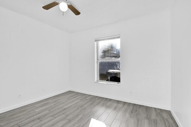 Building Photo - 13974 Folkestone Cir