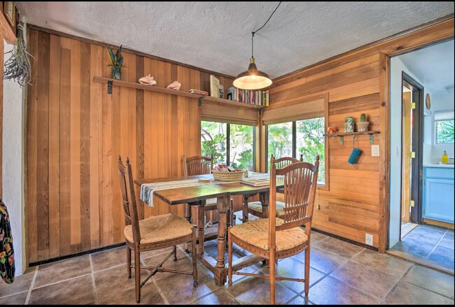 Building Photo - 750 Sky Line Trail