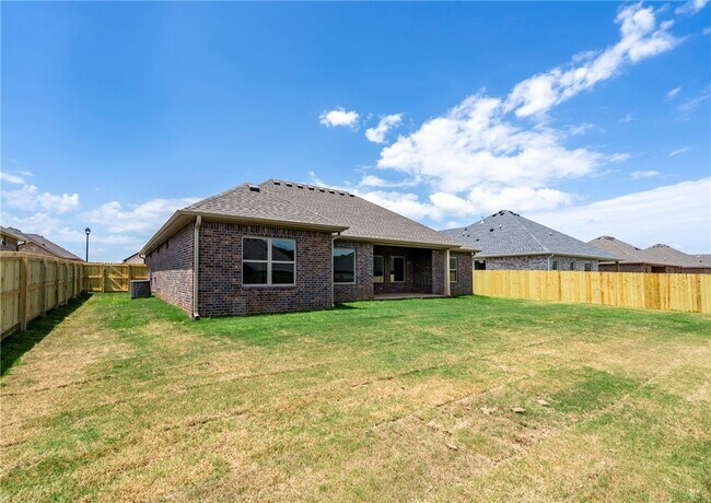 Building Photo - 110 N Banner Ave