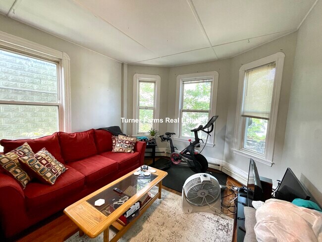 Building Photo - 220 Prospect St