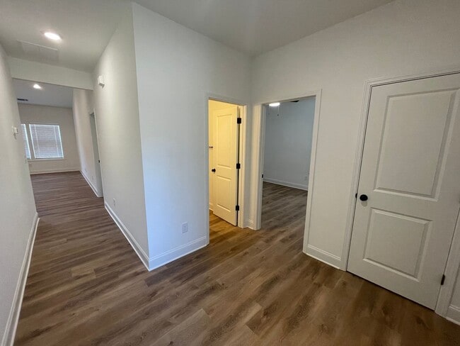 Building Photo - Brand New 3/2 House in Celanese- $1,995