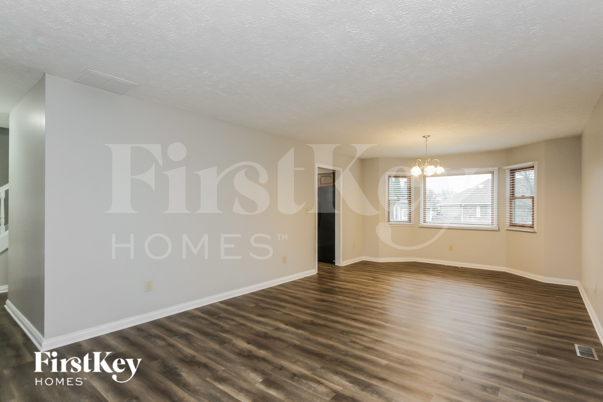 Building Photo - 458 Pebble Way