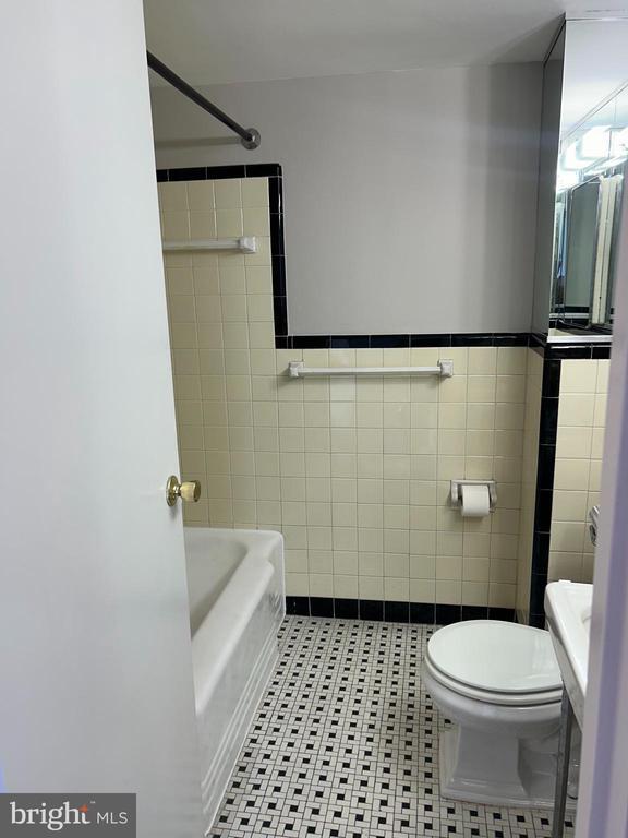 Building Photo - 1810 Rittenhouse Square