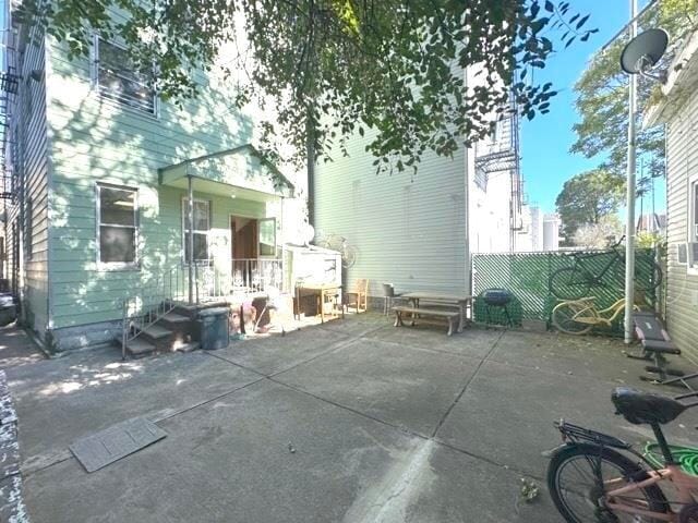 Building Photo - 98 Andrew St