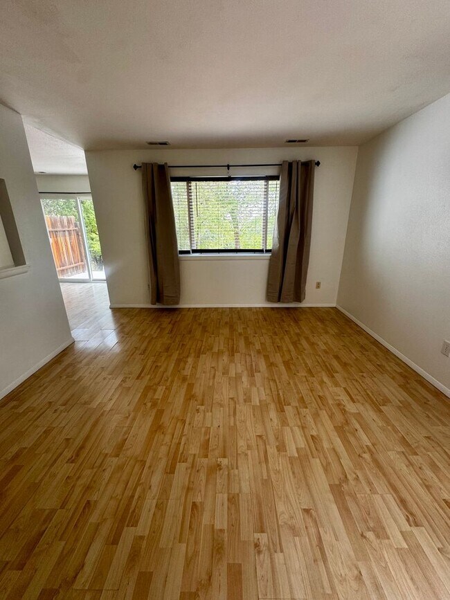 Building Photo - 603 Manitou Blvd