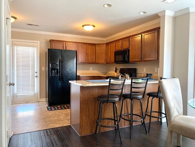 Building Photo - 337 Sam Houston Cir