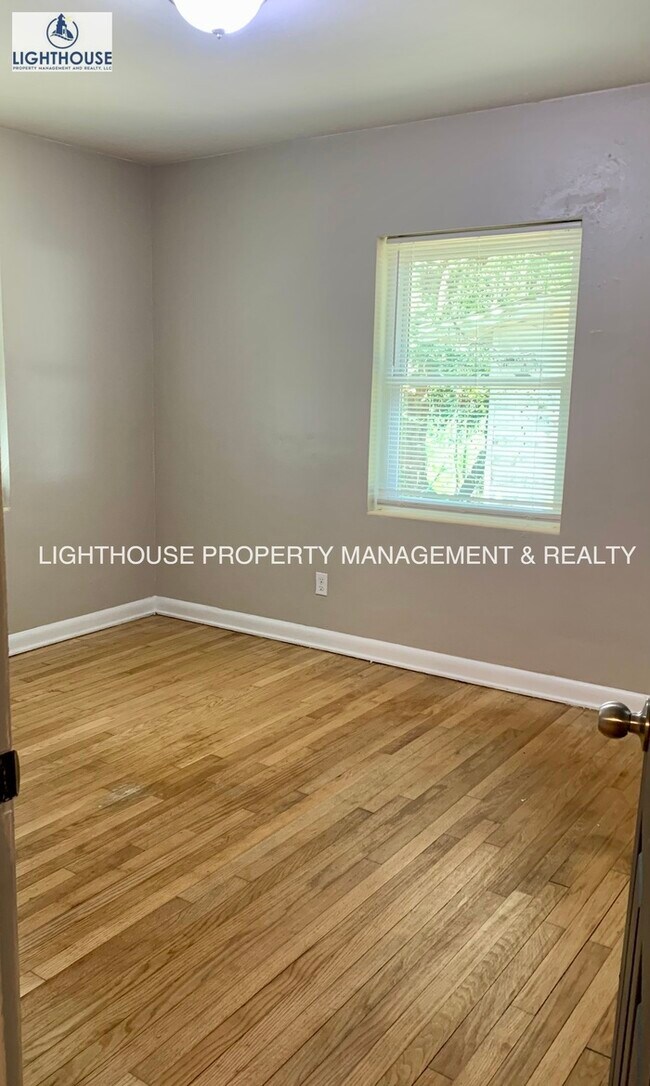 Building Photo - Fantastic 3 bed/2 bath home in Edgewood Ma...