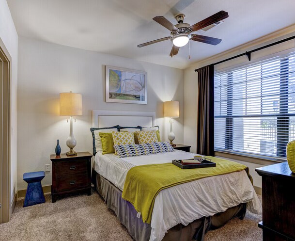 Building Photo - 2511 Greenhouse-390.22