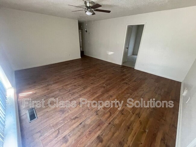 Building Photo - 32nd Street Apartments