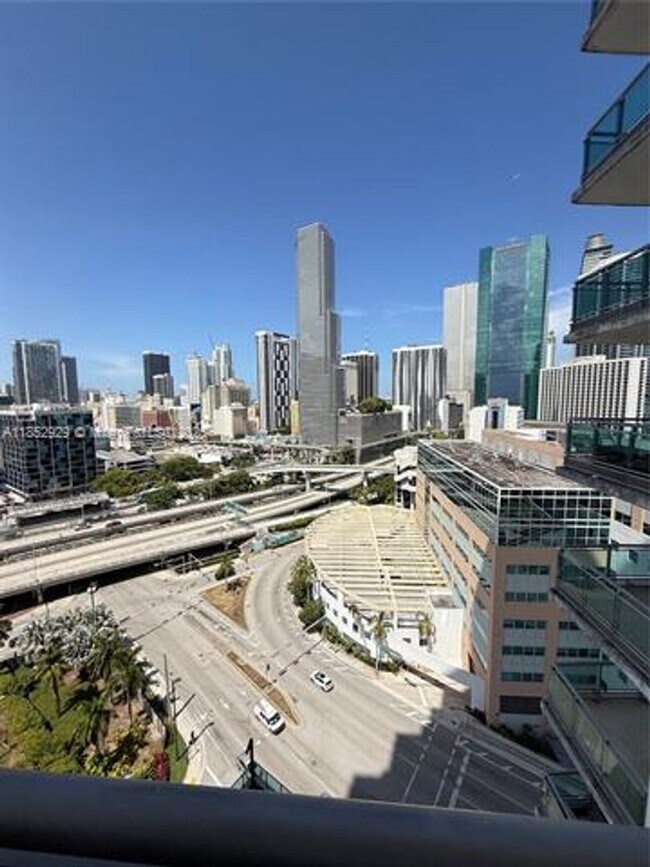Building Photo - 350 S Miami Ave