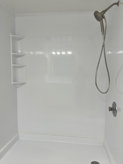 Second bath - 9741 Fontainebleau Blvd