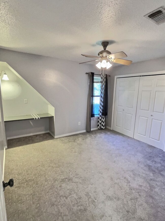 Building Photo - Spacious 4 bedroom home in Ocean Springs!
