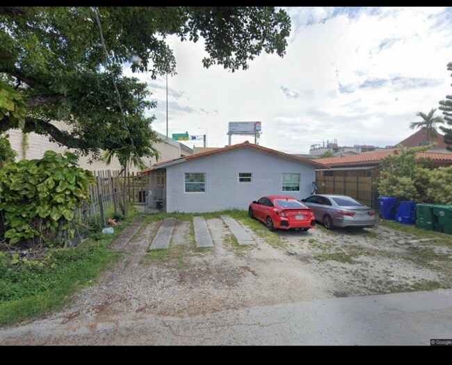 Primary Photo - 947 NW 22nd Ct