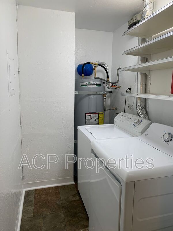 Building Photo - 1129 22nd St