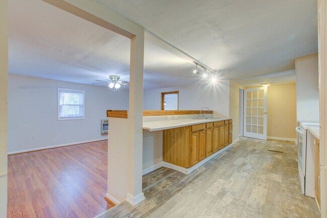 Building Photo - 756 Seaman Ln