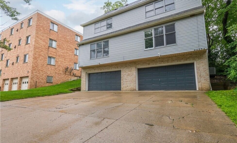 Building Photo - 20652 Detroit Rd