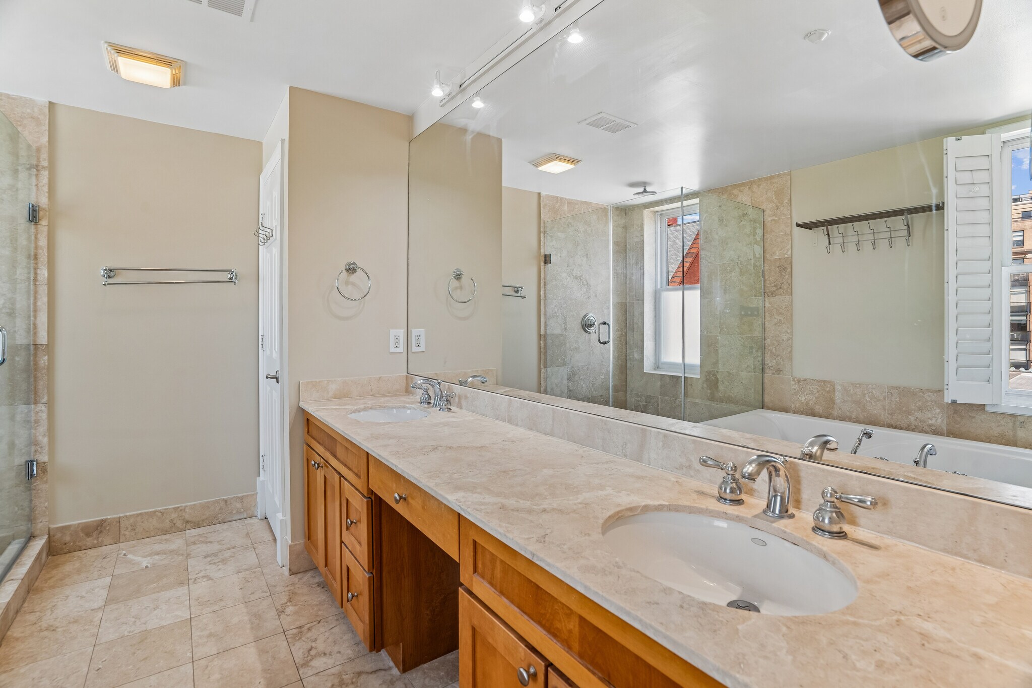 Building Photo - 1343 Q St NW