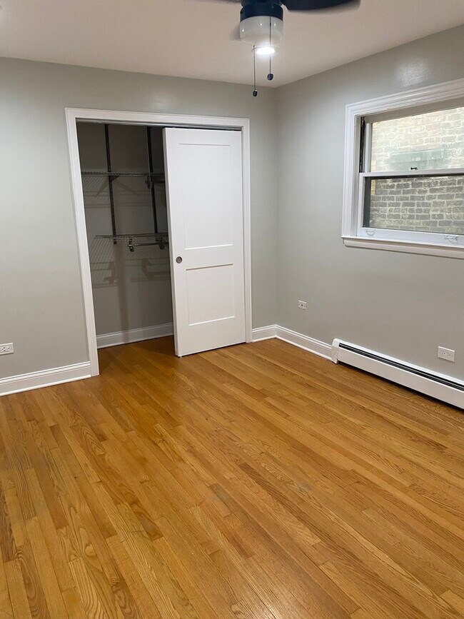 Building Photo - 5530 N Mango Ave