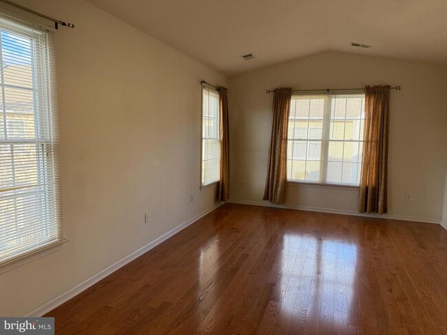 Building Photo - 26 Tree Swallow Dr