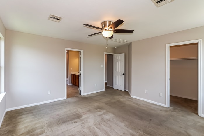 Building Photo - 15806 Copper Oak Ln