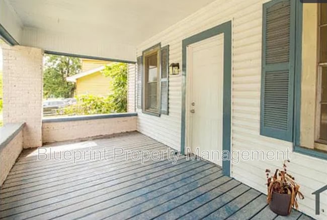 Building Photo - 1521 Graymont Ave W