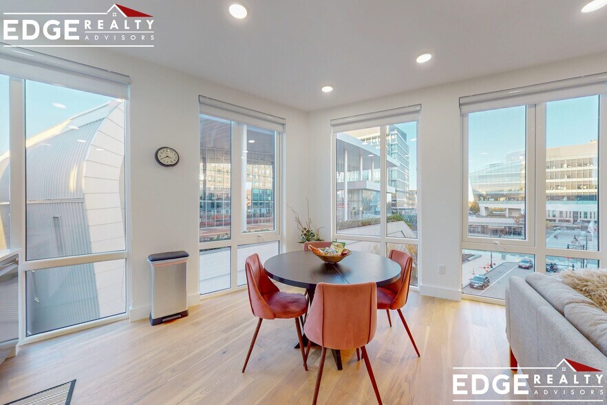 Building Photo - 38 Hichborn St