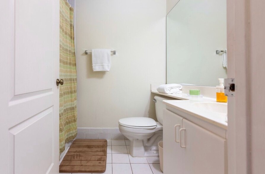 Master Bedroom Bathroom - 12625 SW 91st St