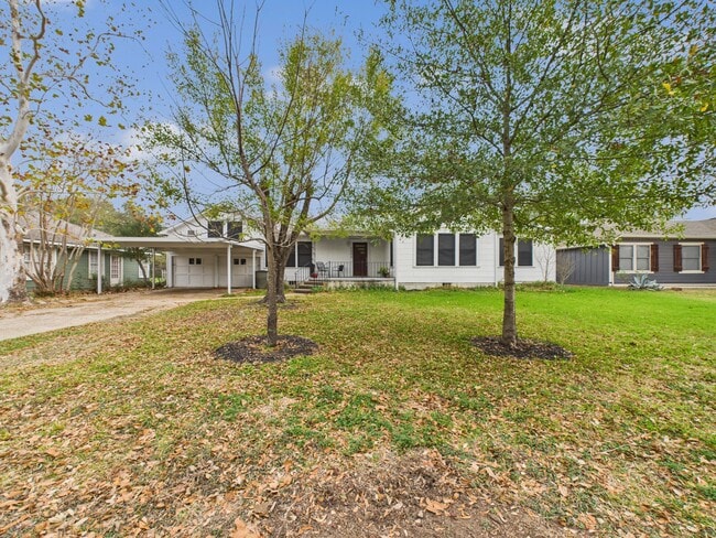 Building Photo - 1206 E 30th St